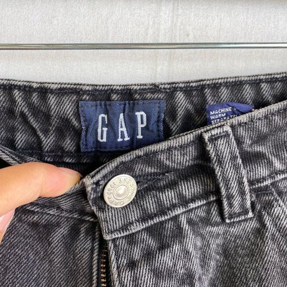 GAP Black High Waisted Tapered Leg Jean - Picture 3 of 7